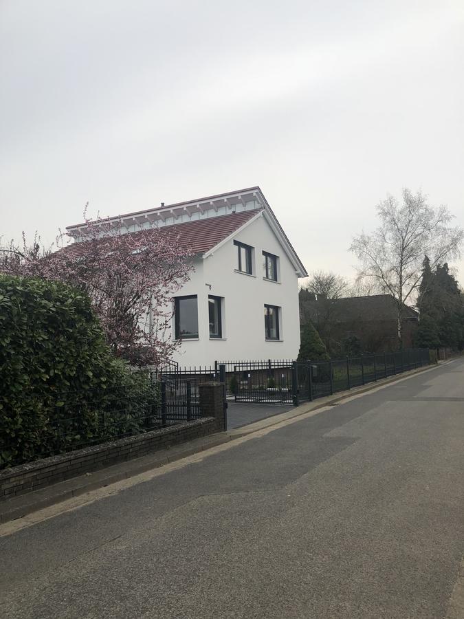 Stylische Wohnung In Ruhiger Lage, Sehr Messenah Laatzen Exterior foto